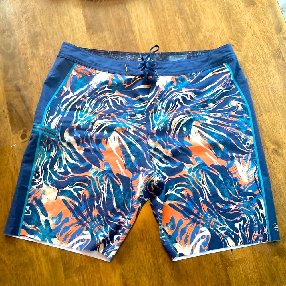 NWOT O’neill Mens Hyperfreak Board Shorts - Size 36
